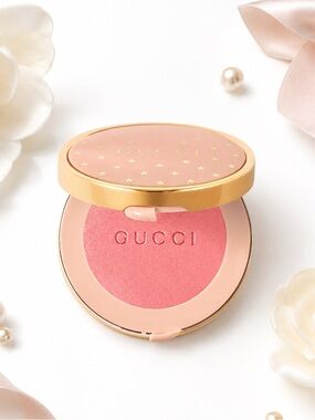 GUCCI Luminous Matte Powder Blush in shade 01 - Silky Rose